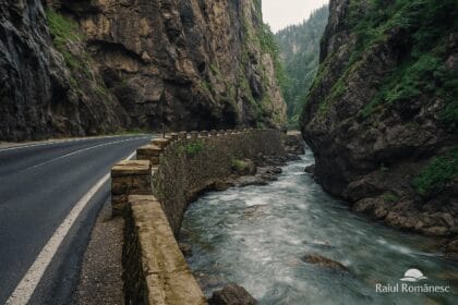 Cheile Bicazului – spectacolul stâncilor uriașe