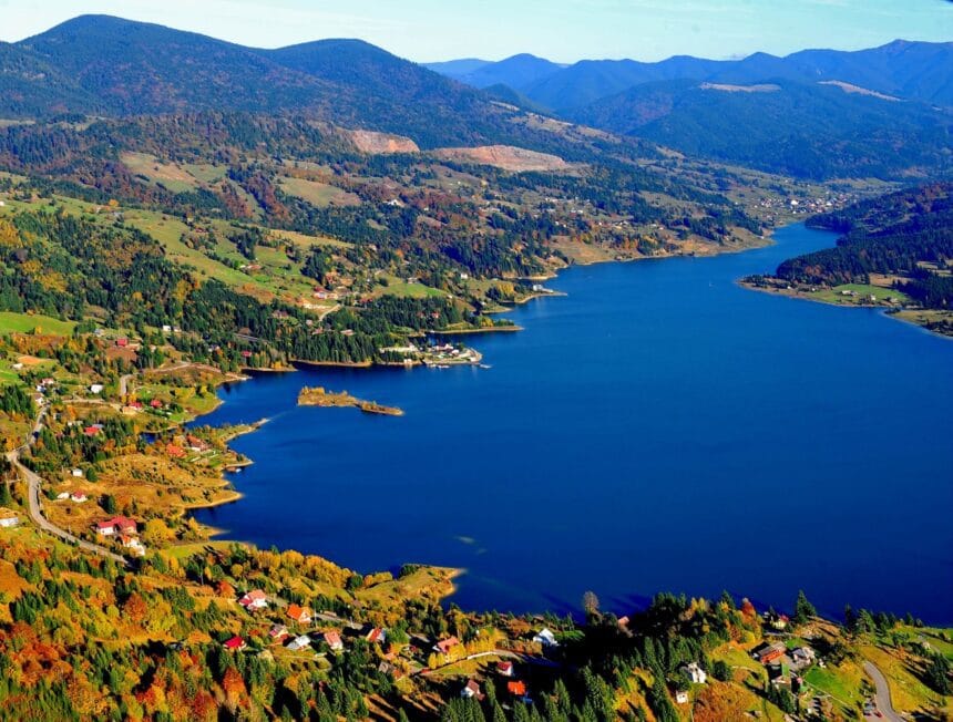 Lacul Colibița – marea de smarald a munților Bistriței